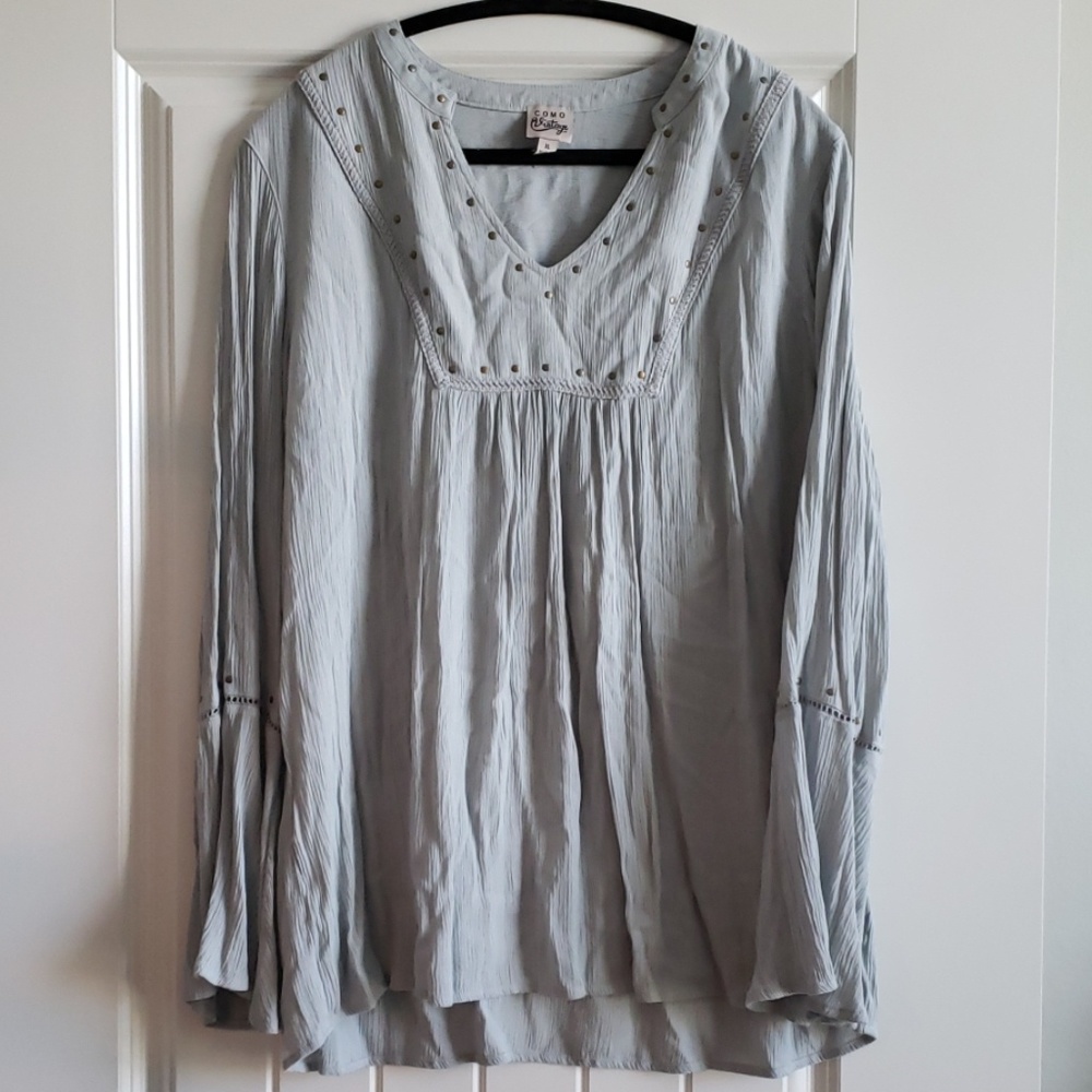 Cute relaxed fit top!